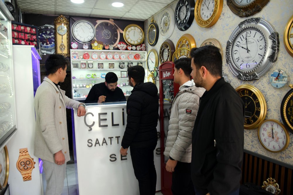 saat atolyesini kutuphaneye donusturdu 2 YaKTuZYb
