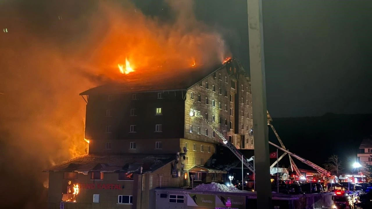 samil tayyar ile cem kucuk birbirine girdi yanginda sorumluluk kim ait 0 y43Yq9Ac