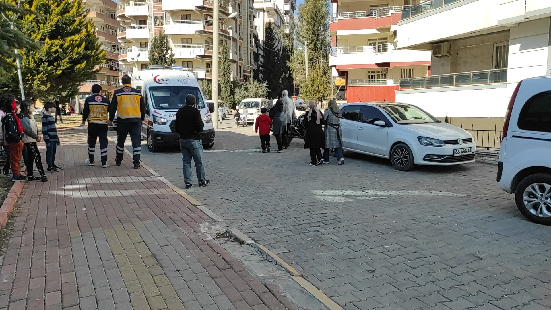sanliurfada cinnet getiren anne 2 kizini katledip intihar etti altinlarini komsusuna birakti 5 dX5KPXjf