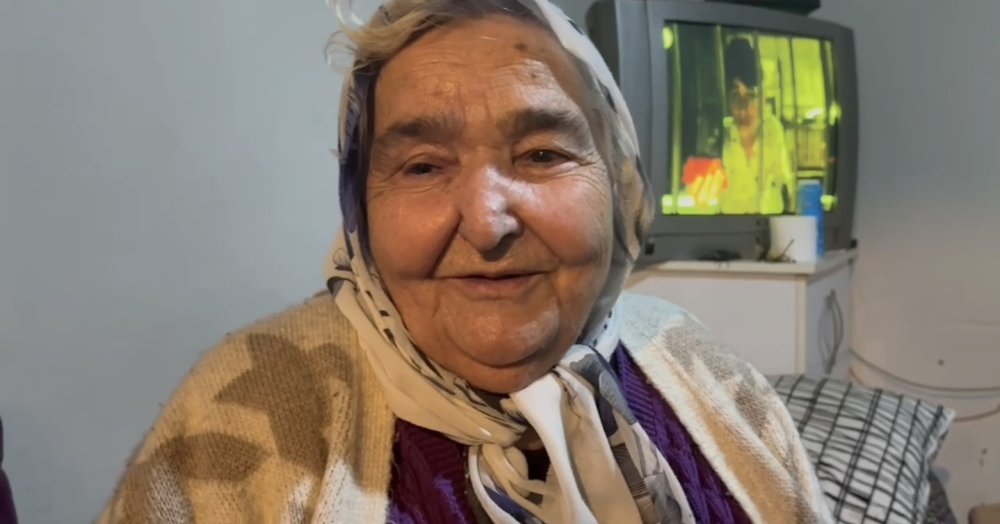saskina ceviren goruntu uyurken odasinin zemini coktu 0 bycGCUgg