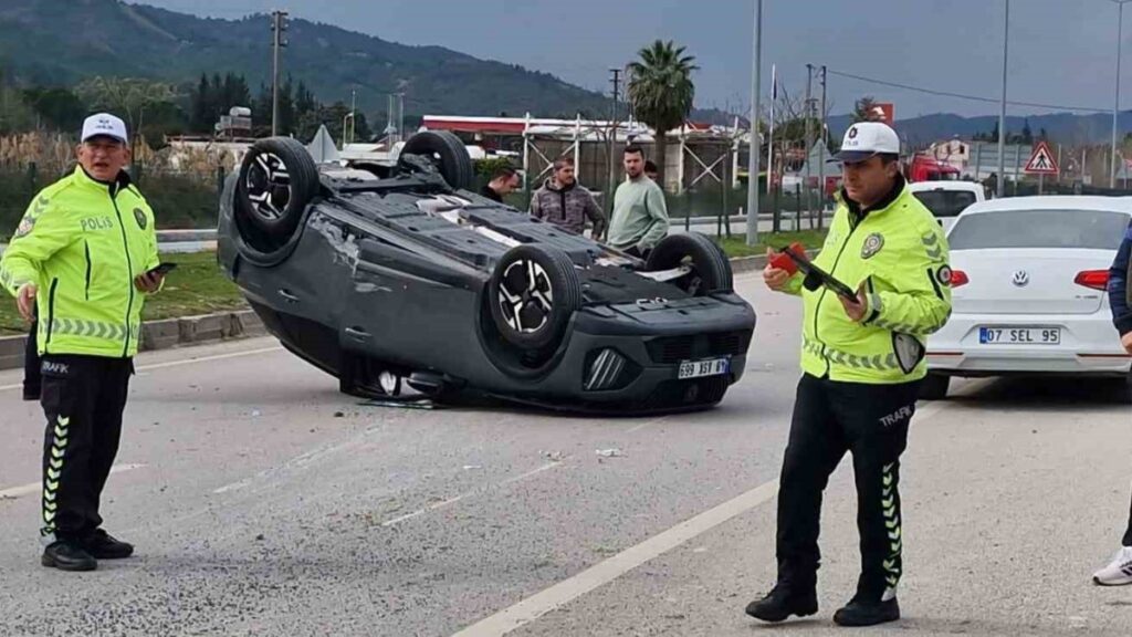 seydikemerdeki kazada iki arac takla atti TO71fHh4