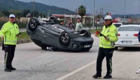seydikemerdeki kazada iki arac takla atti TO71fHh4