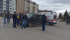 seydisehirde trafik kazasi 2 yarali aCuRvq3z