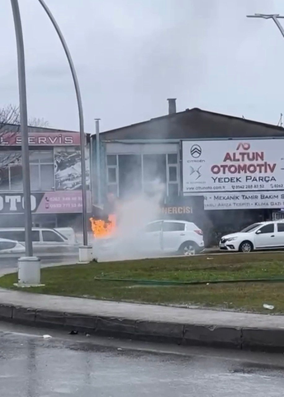 seyir halindeyken cip alev alev yandi 1 pDOkurZ4