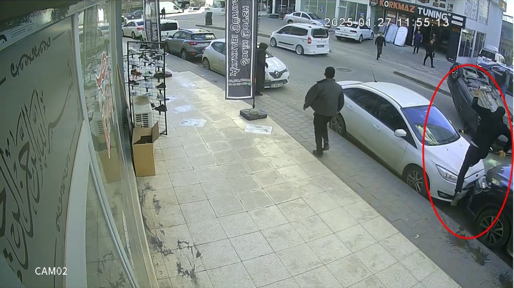 siirtte feci kaza park halindeki araca carpip takla atti 5 ATnguOqv