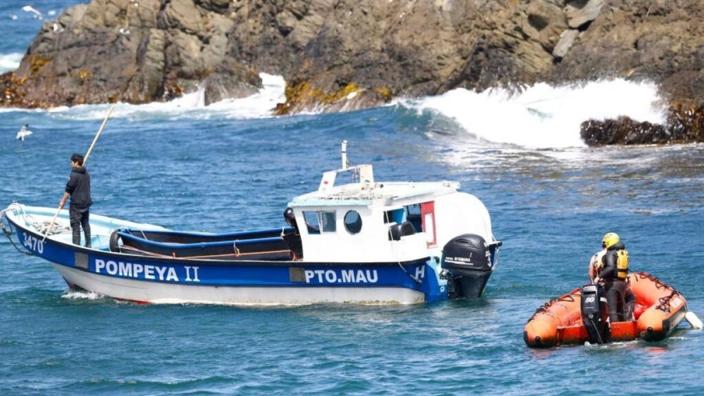 silide facia kayalara carpan turist teknesi batti 7 olu 27 kisi kurtarildi vXntp8bM