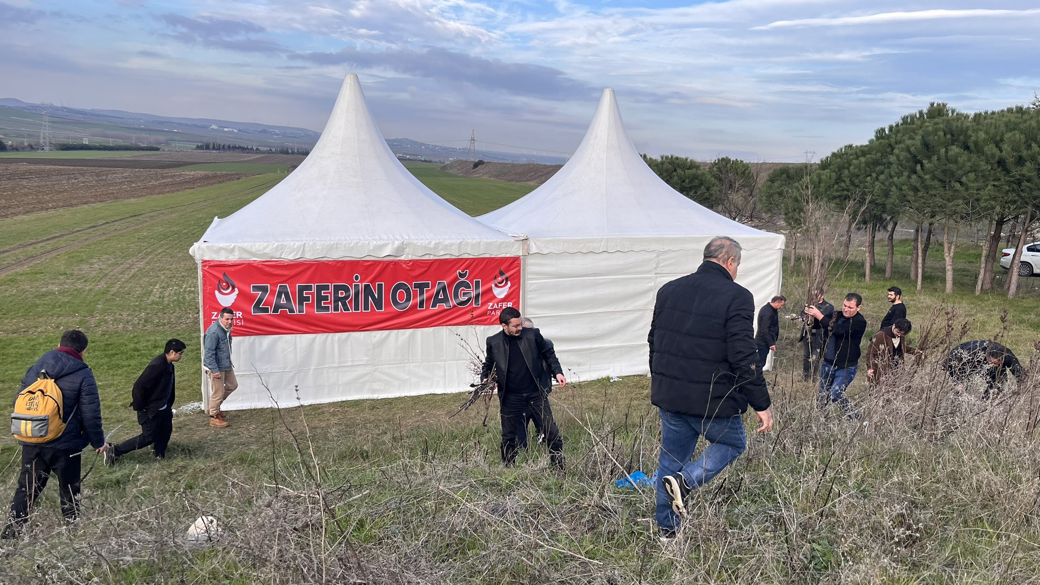 silivri cezaevi onunde umit ozdaga destek cadiri eski genel baskan yardimcisi ali colak paylasti mXUe5aHj