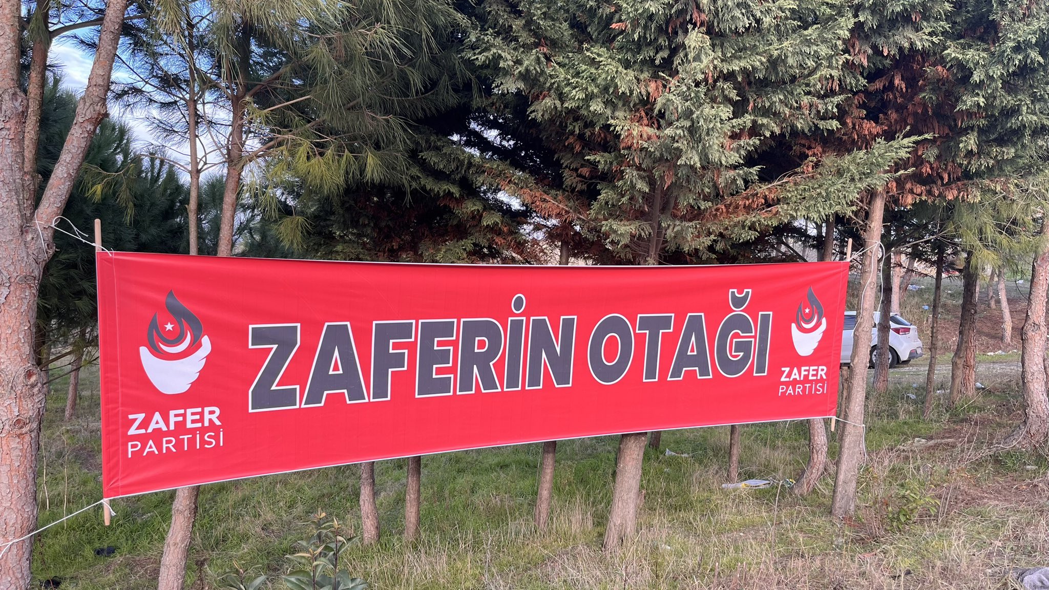 silivri cezaevi onunde umit ozdaga destek cadiri eski genel baskan yardimcisi ali colak paylasti mka9In2e