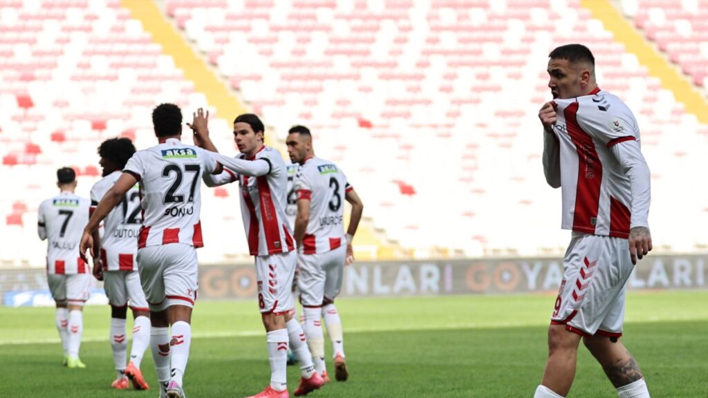 sivassporun 8 maclik galibiyet hasreti sona erdi b876Kz2y