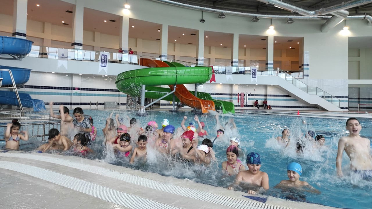 spor istanbuldan ogrencilere karne hediyesi karneni getir eglenceye katil 0 gyUArOlj