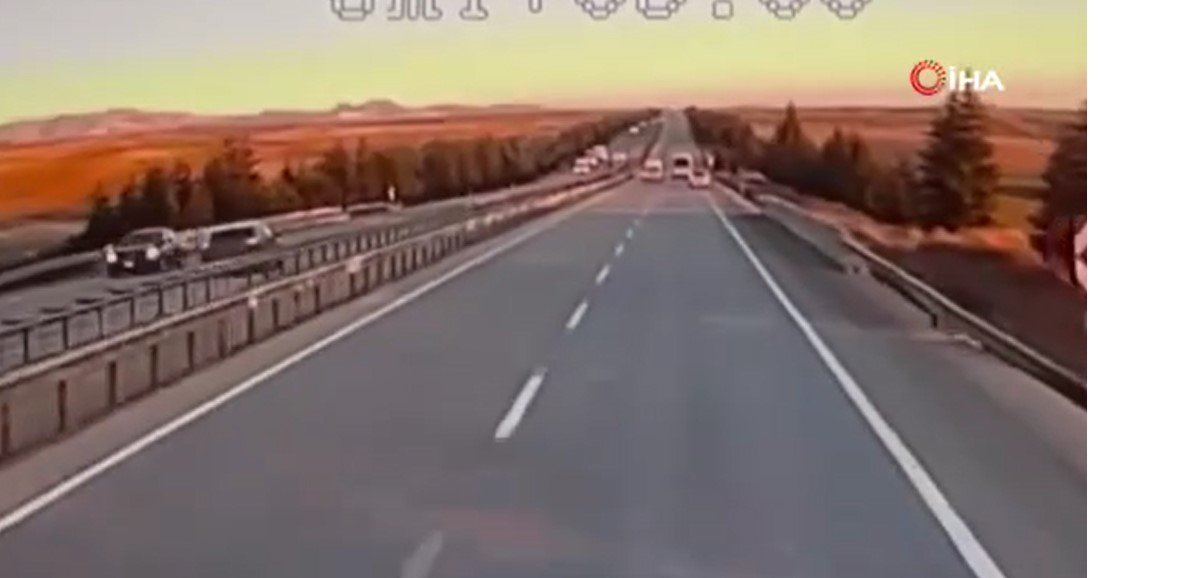 surucunun hatasi dehseti yasatti 1 olu 3 yarali 1 C2gj1OGL