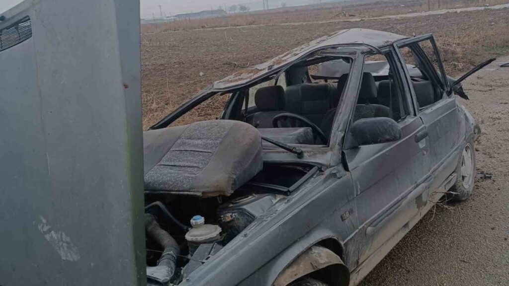 takla atan otomobilde 5 kisi yaralandi ELCneWG4