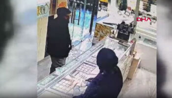 takma sakal ve gozlukle kuyumcuya gidip 270 bin lira dolandirmisti tutuklandi 373kLFjb