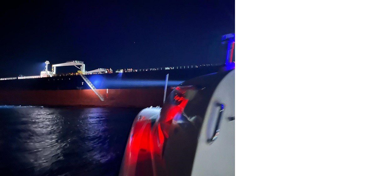 tankerde rahatsizlaninca imdadina sahil guvenlik yetisti 0 BDIh1mdn