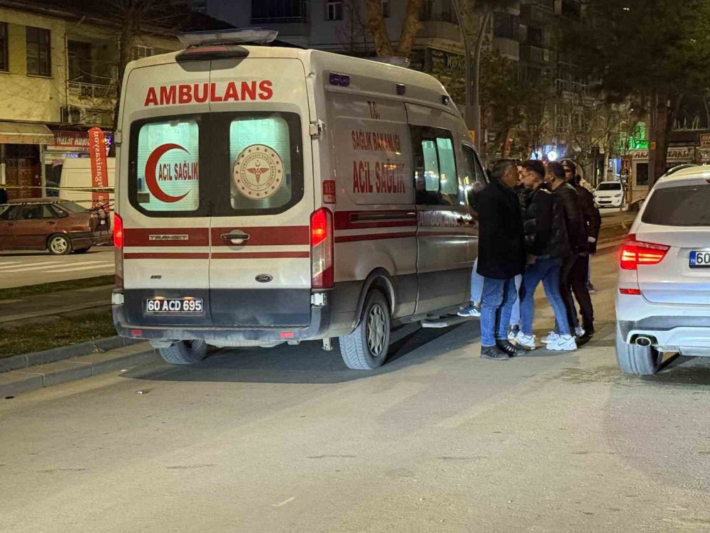 tartistigi kisiyi sokak ortasinda silahla bacagindan vurdu 0 ZuM7jYEE