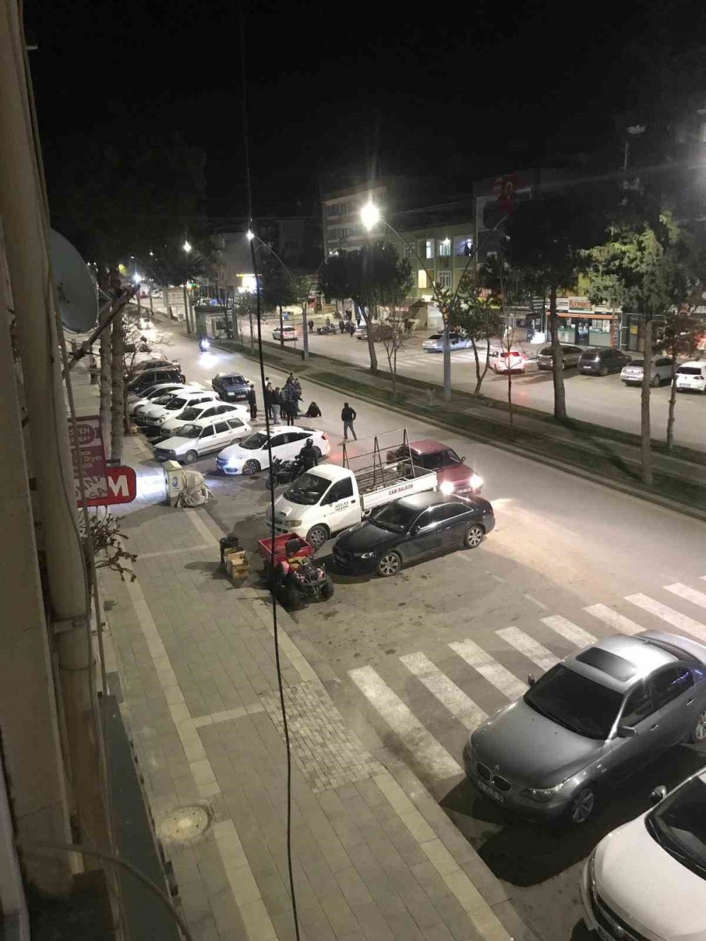 tartistigi kisiyi sokak ortasinda silahla bacagindan vurdu 2 edWHgJ5J