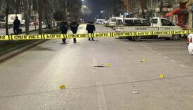 tartistigi kisiyi sokak ortasinda silahla bacagindan vurdu SGTRiNum