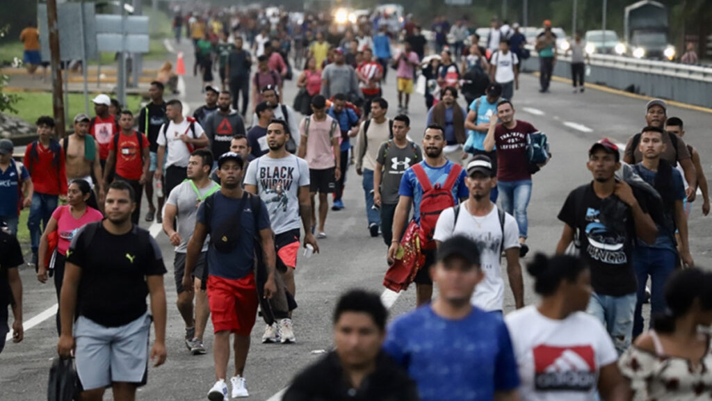 trump yonetimi federal ajanslara gocmenlerin sinir disi edilmesi icin genis yetkiler veriyor Ph3Jma4J