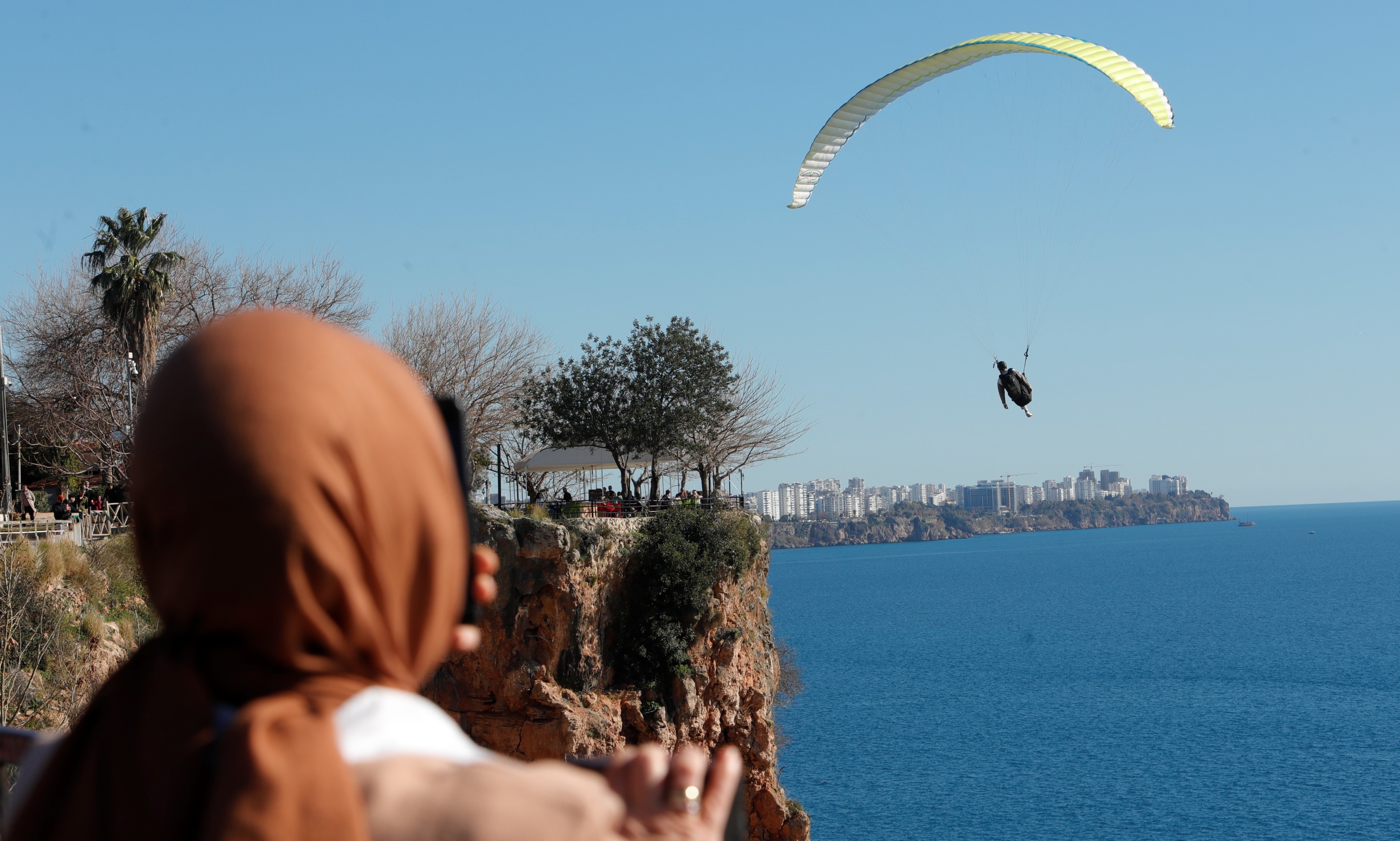 turizm cennetinde ayni gun iki mevsim yasandi bir tarafi kar bir tarafi yaz 8 GGmVGndG