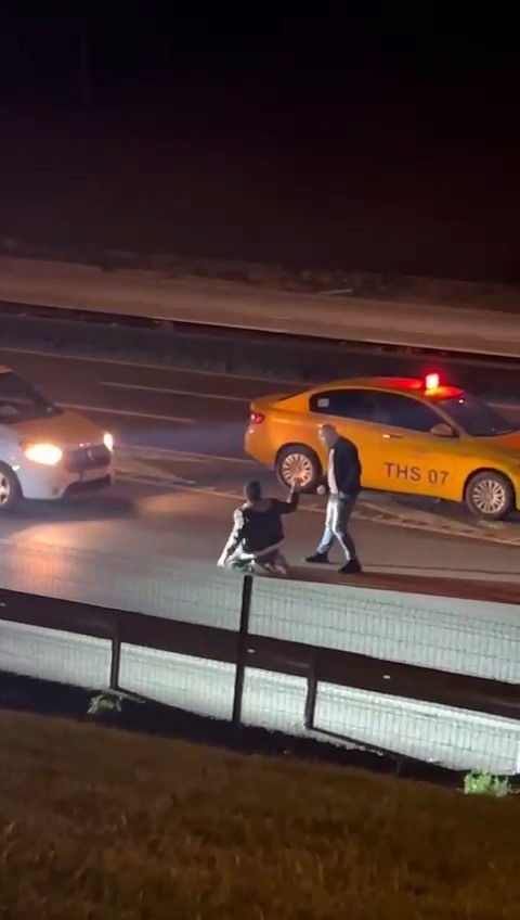 ucret odemeden kacmaya calisti tekme tokat dovdu 2 yj4OhpwL