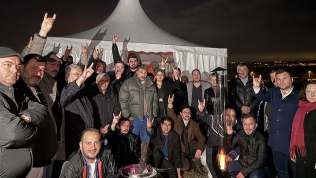 umit ozdagin demokrasi nobetinde zafer partlilerden dikkat ceken paylasim 0 MwOdIYKu