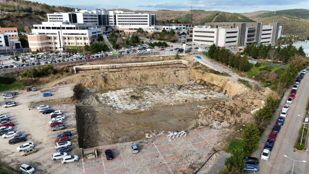 umuttepe otopark ve cami projesini yarida birakan firmaya ceza dj4EzCmf