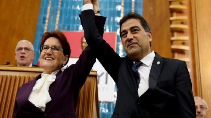 unal karaman bugun yeni partisinin rozetini takacak iyi partiden istifa etmisti yandas gazete acikladi KtFOVu6i