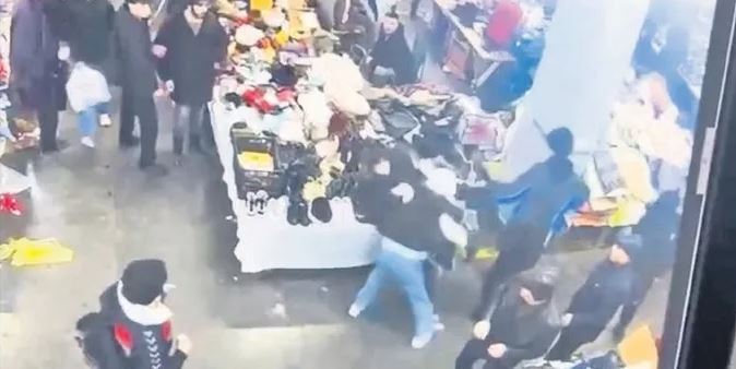 unlu italyan sefin oglu 5 yerinden bicaklandi italya polisi devreye girdi 0 CF9ttqYQ