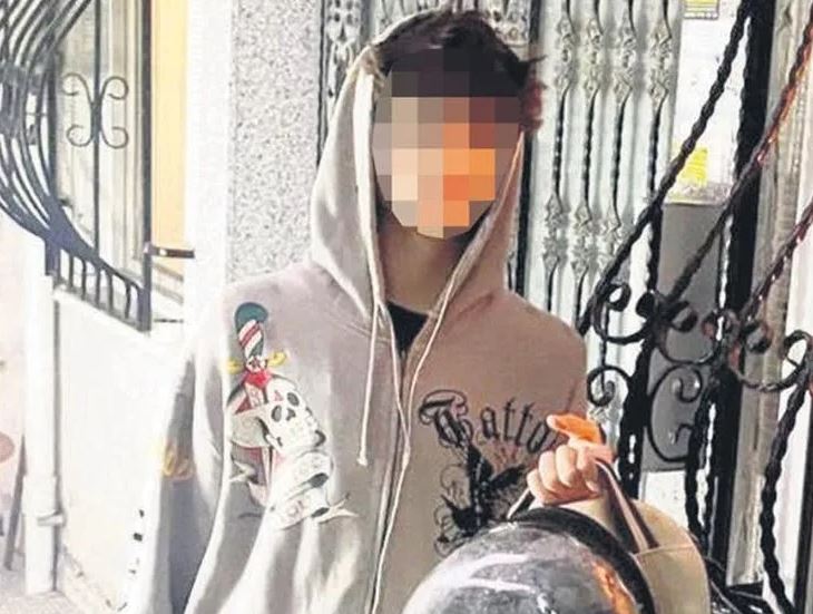 unlu italyan sefin oglu 5 yerinden bicaklandi italya polisi devreye girdi 1 6DkMYVAU
