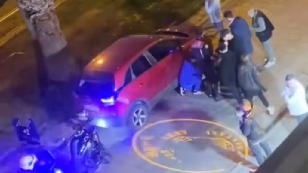 yan bakti gerekcesiyle sirtindan bicaklanmisti olayda 6 kisi tutuklandi ODDvHu29