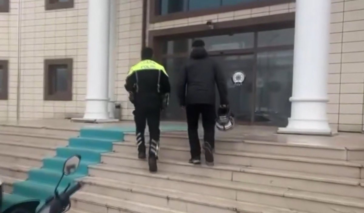 yaptigi hata hem ehliyetine hem motoruna mal oldu 2 dKe5cTKn