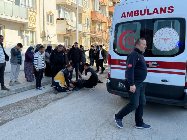 yayaya carpan arac kazasi guvenlik kamerasinda goruntulendi 0 As3XvKmg