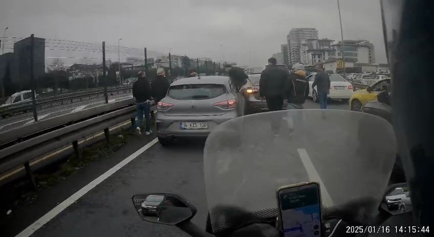 yol verme tartismasi kavgaya donustu iste o anlar 1 z88jzG16