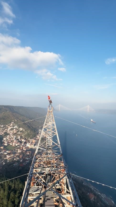 yurekleri agza getirdi 150 metre yukseklikte turk bayragi acti 2 P1hkmO5k