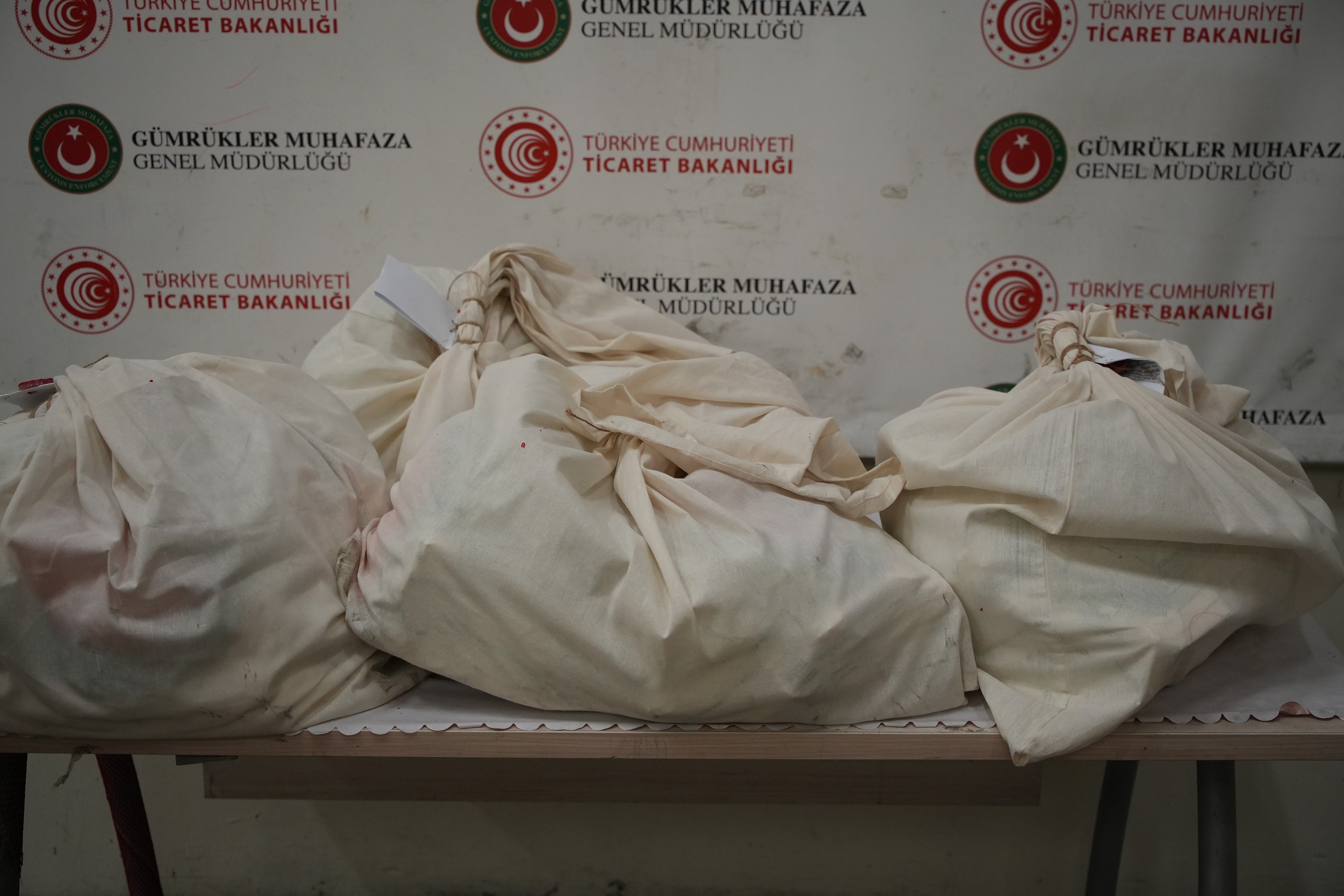 1 ton 177 kilo yakalandi zehir tacirlerinin inanilmaz yontemleri bir bir desifre oldu 3 aeIPlIl7