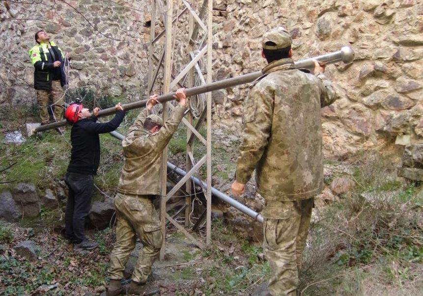1 yildir turk bayragi asilamiyordu bugun asildi 5 XDaBHbrP
