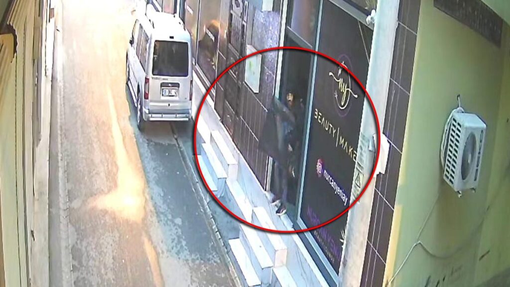 33 yil hapis cezasiyla araniyordu son yaptigi hirsizliktan sonra yakalandi Wp3tUS3f