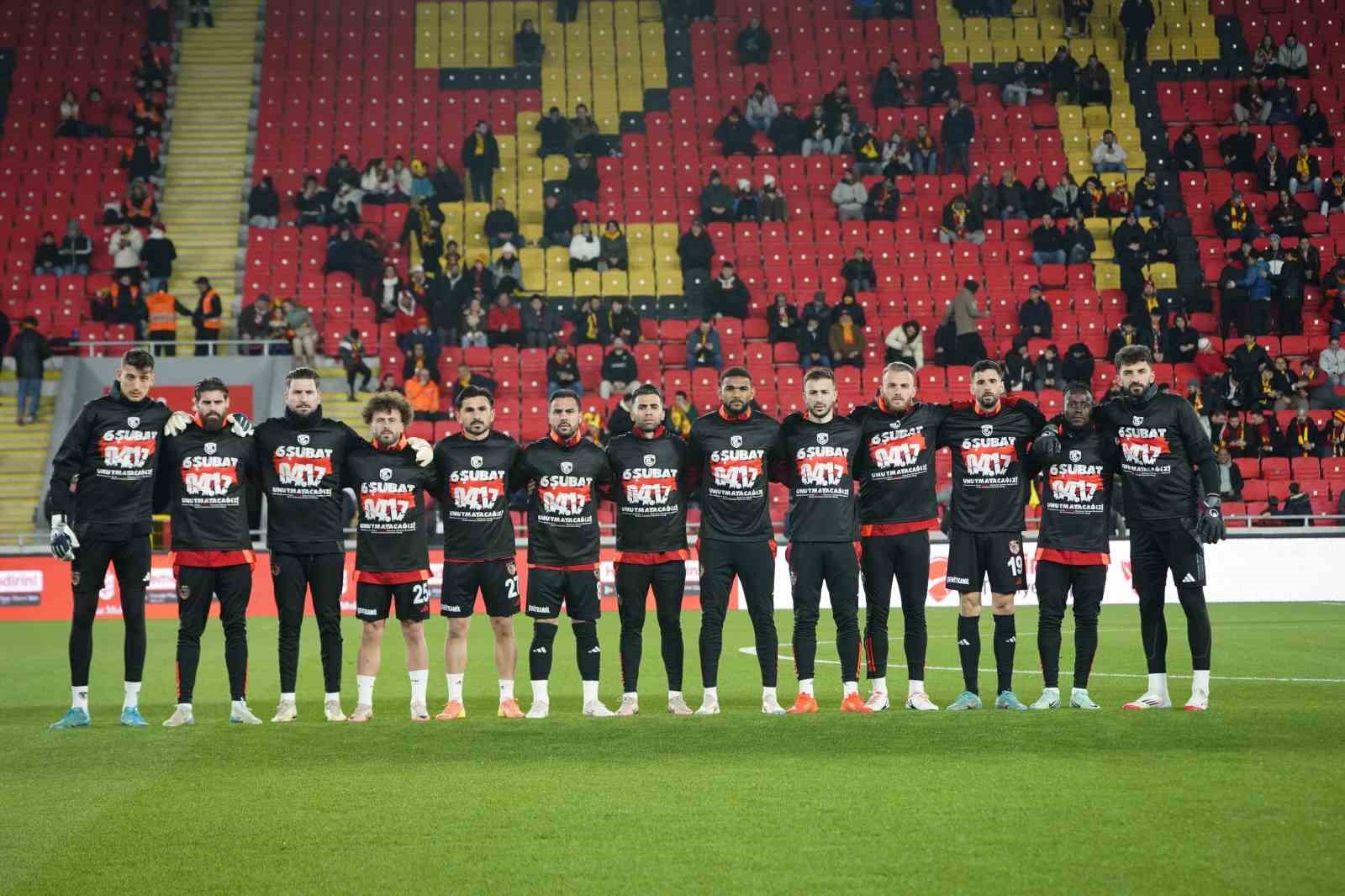 6 subatta hayatini kaybeden vatandaslarimiz 6 dakikada anildi 0 NgBBhQaj