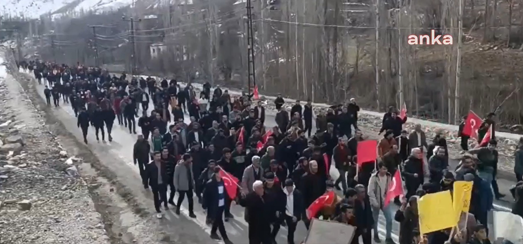 9uncu gezegende buyuk isyan halk sokaga dokuldu 0 LwJtSPHL