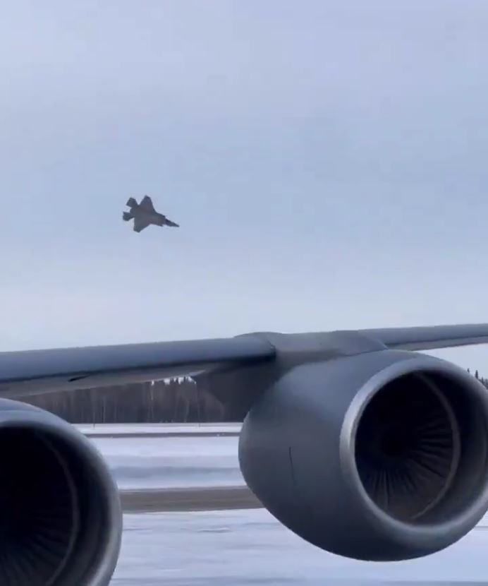 abdde f 35 savas ucagi ucurtma gibi cakildi alev topuna dondu pilot firlatma koltugunu devreye 2I3upu3l