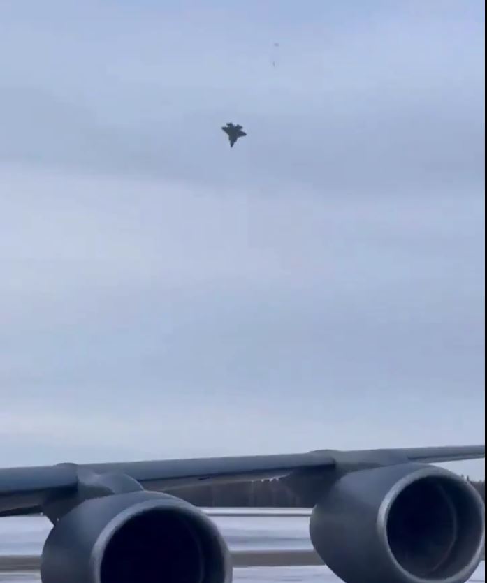 abdde f 35 savas ucagi ucurtma gibi cakildi alev topuna dondu pilot firlatma koltugunu devreye 2mLmWnaH