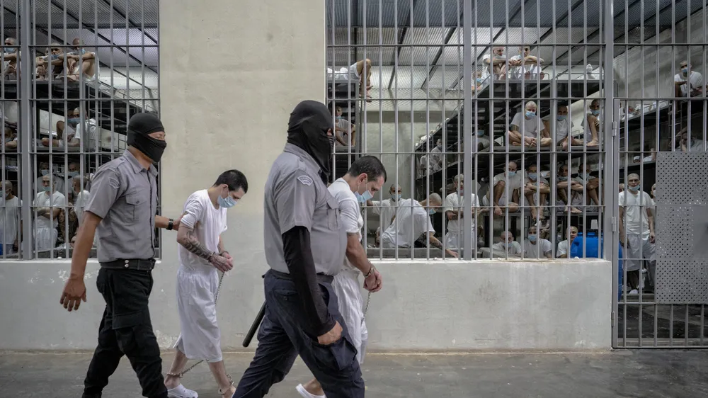 abdli suclular el salvador hapishanelerine gidiyor 0 BrzKuum5