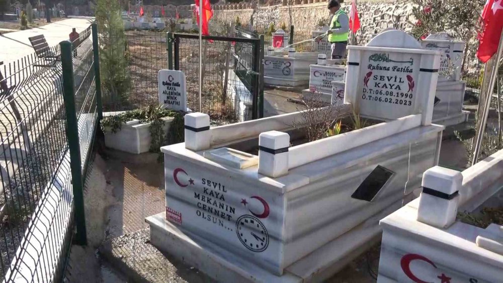 aile mezarliginin minik misafiri 2 dEj5VNLf