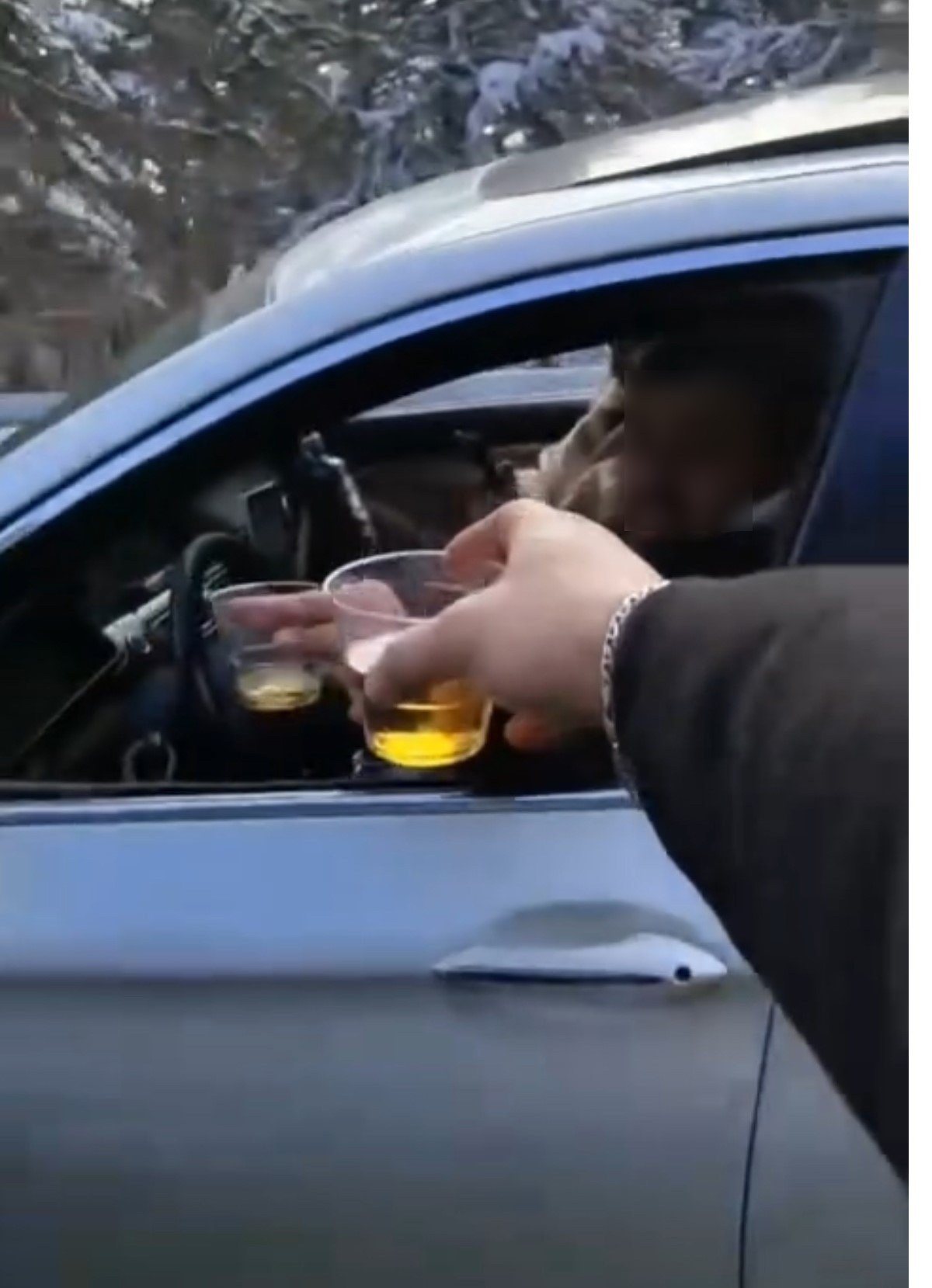 alkol alan surucuye tepki yagdi 0 CqyQmeBQ