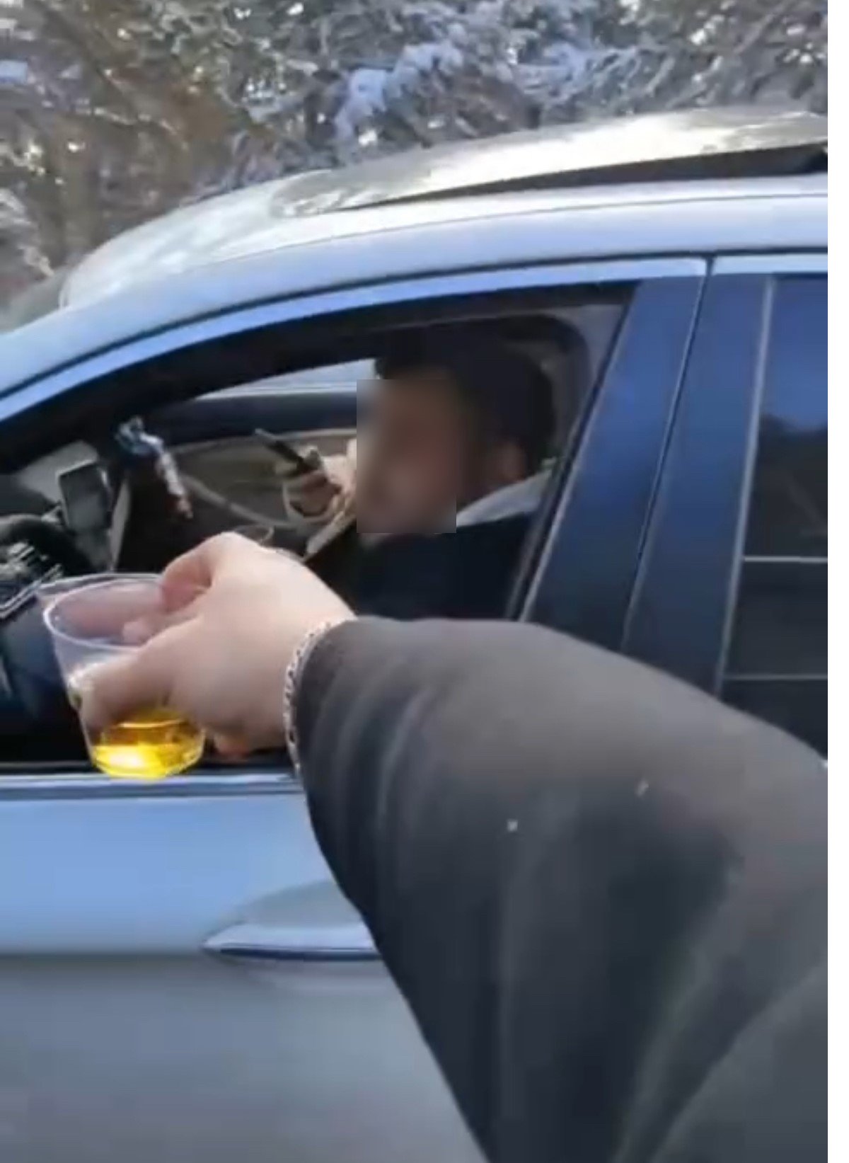 alkol alan surucuye tepki yagdi 1 FpJIQcrc