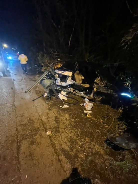 alkollu surucu direge carpti mahalleyi elektriksiz birakti 0