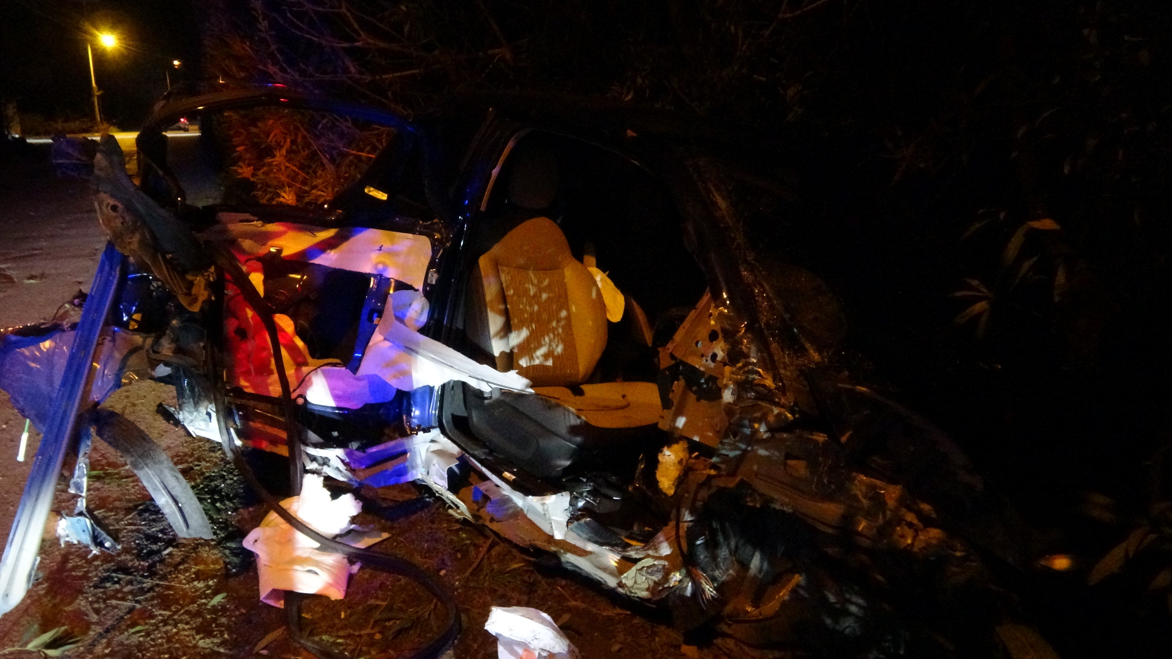 alkollu surucu direge carpti mahalleyi elektriksiz birakti 3 GR7DwLLw