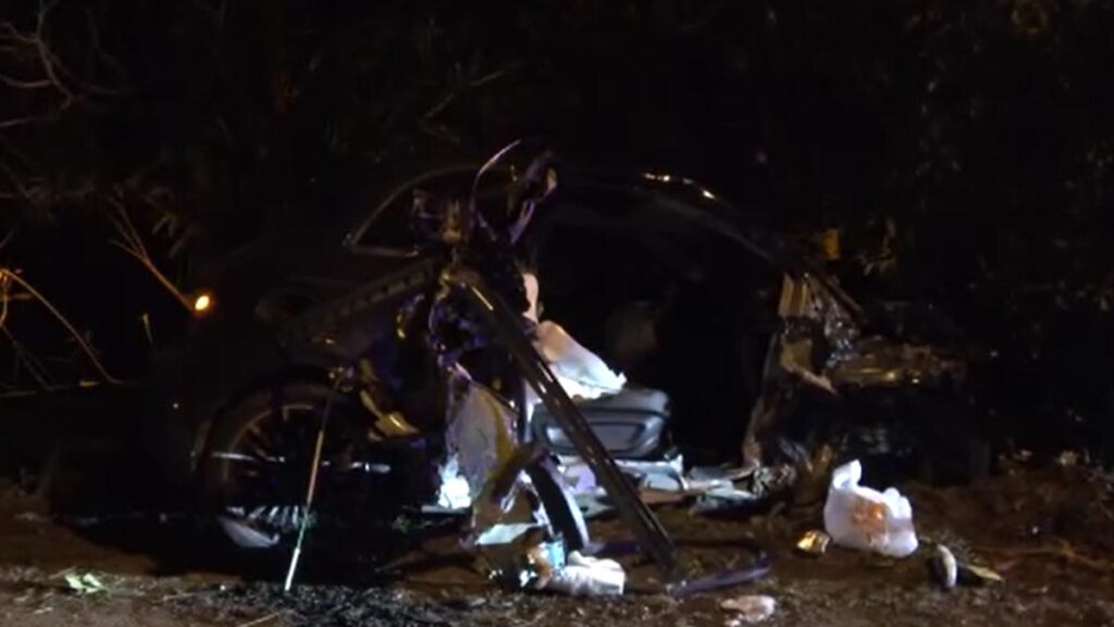 alkollu surucu direge carpti mahalleyi elektriksiz birakti Eq85dHp1