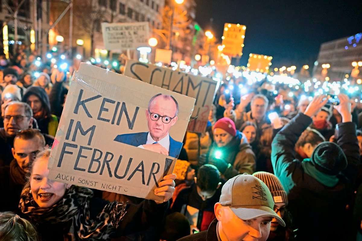 almanyada gerilim artiyor berlinde on binler sokaga indi 0 dZCt6whs