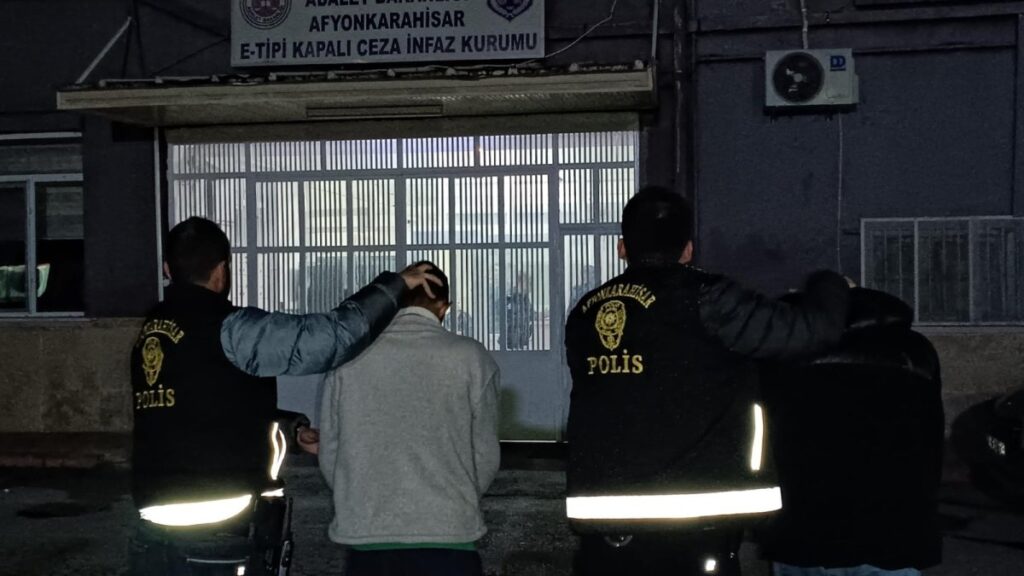 Annesini pompalı tüfekle öldürdü 1 annesini pompali tufekle oldurdu FhIG1vGO